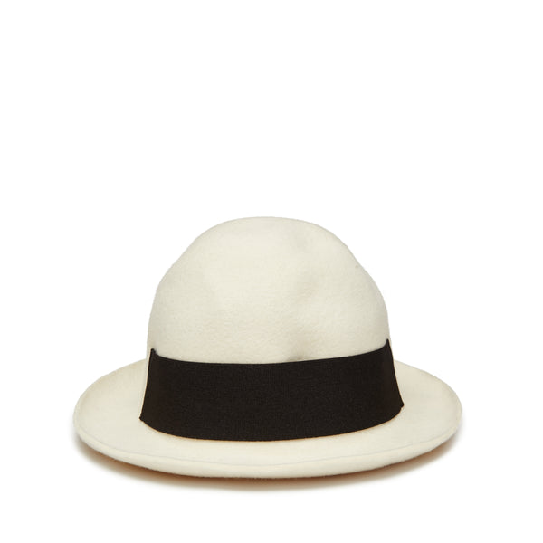 SCHA - Women
s Lazy Small Hat - (Ecru)