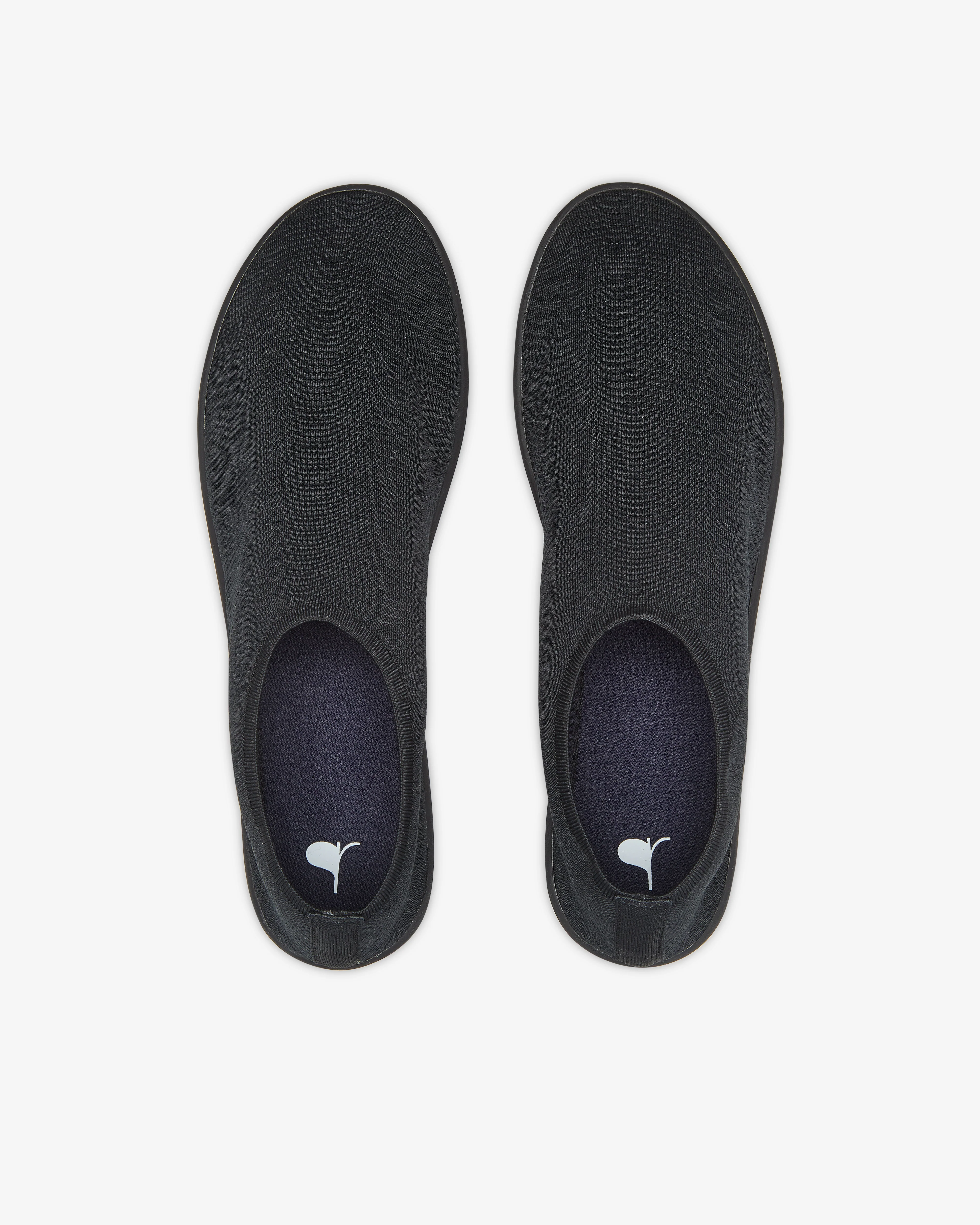 softromaine - Women's Soft Flat - (Black)