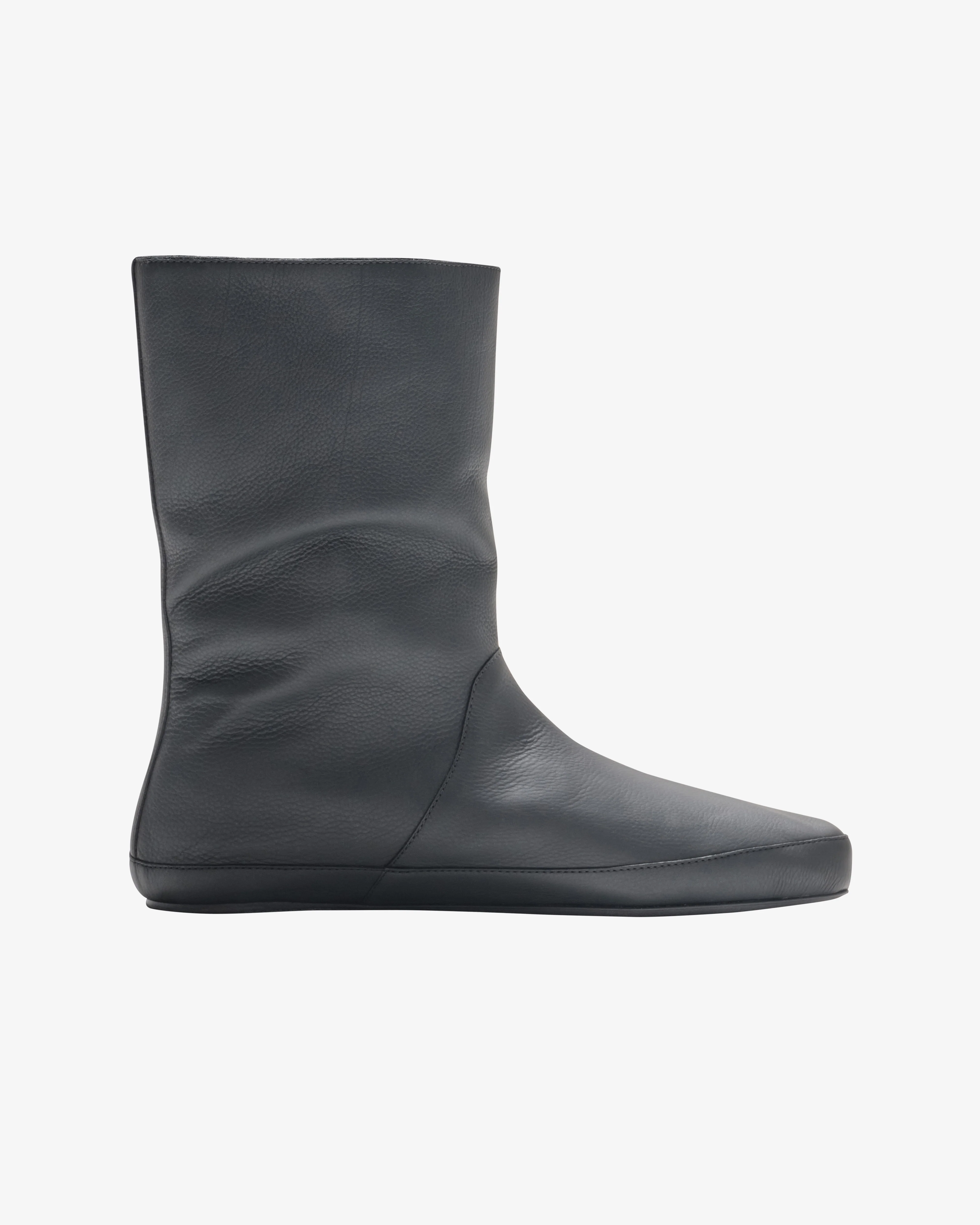 The Row - Women's Toni Boot - (Black)