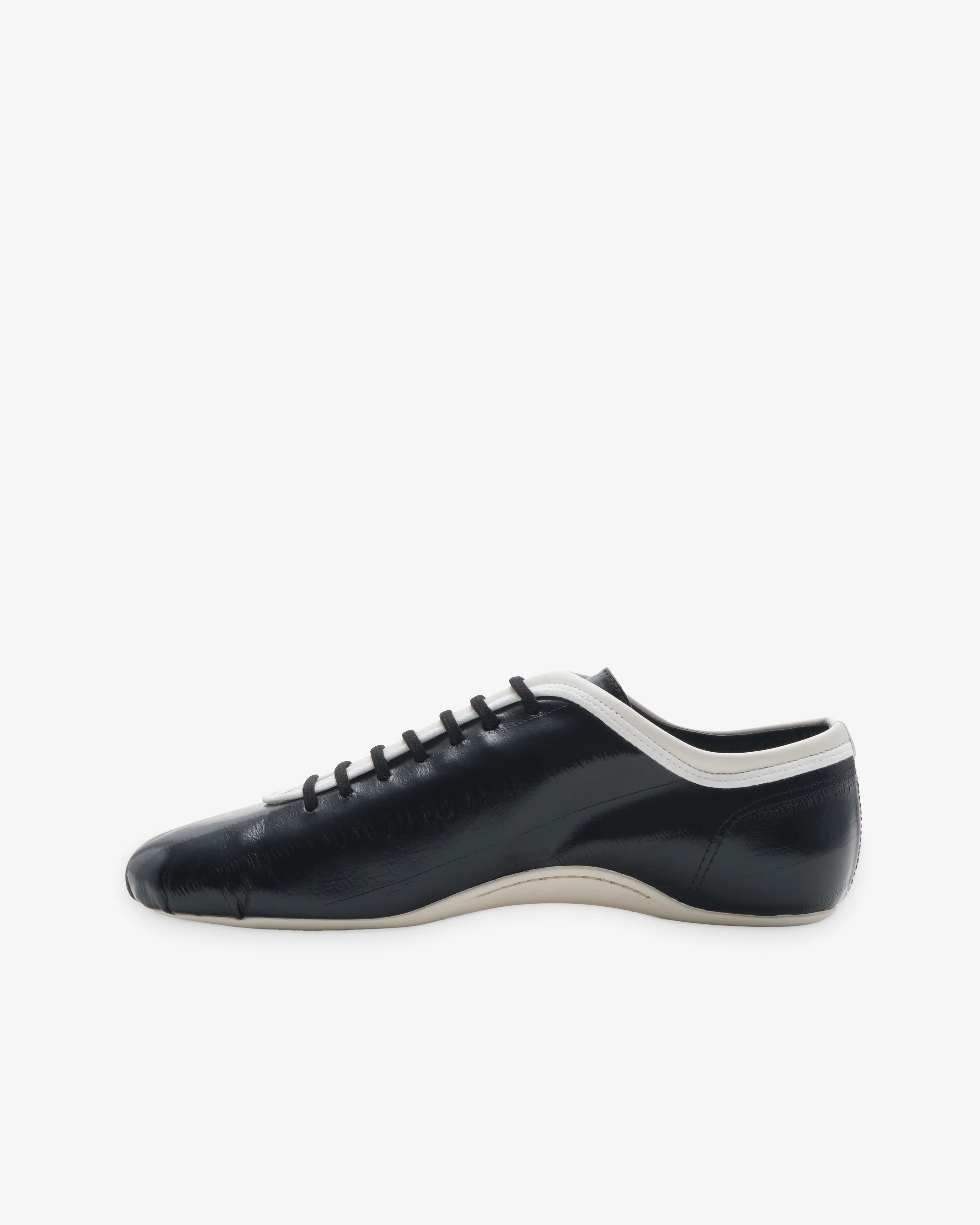 Dries Van Noten - Women's Round-Toe Shoes - (Black)
