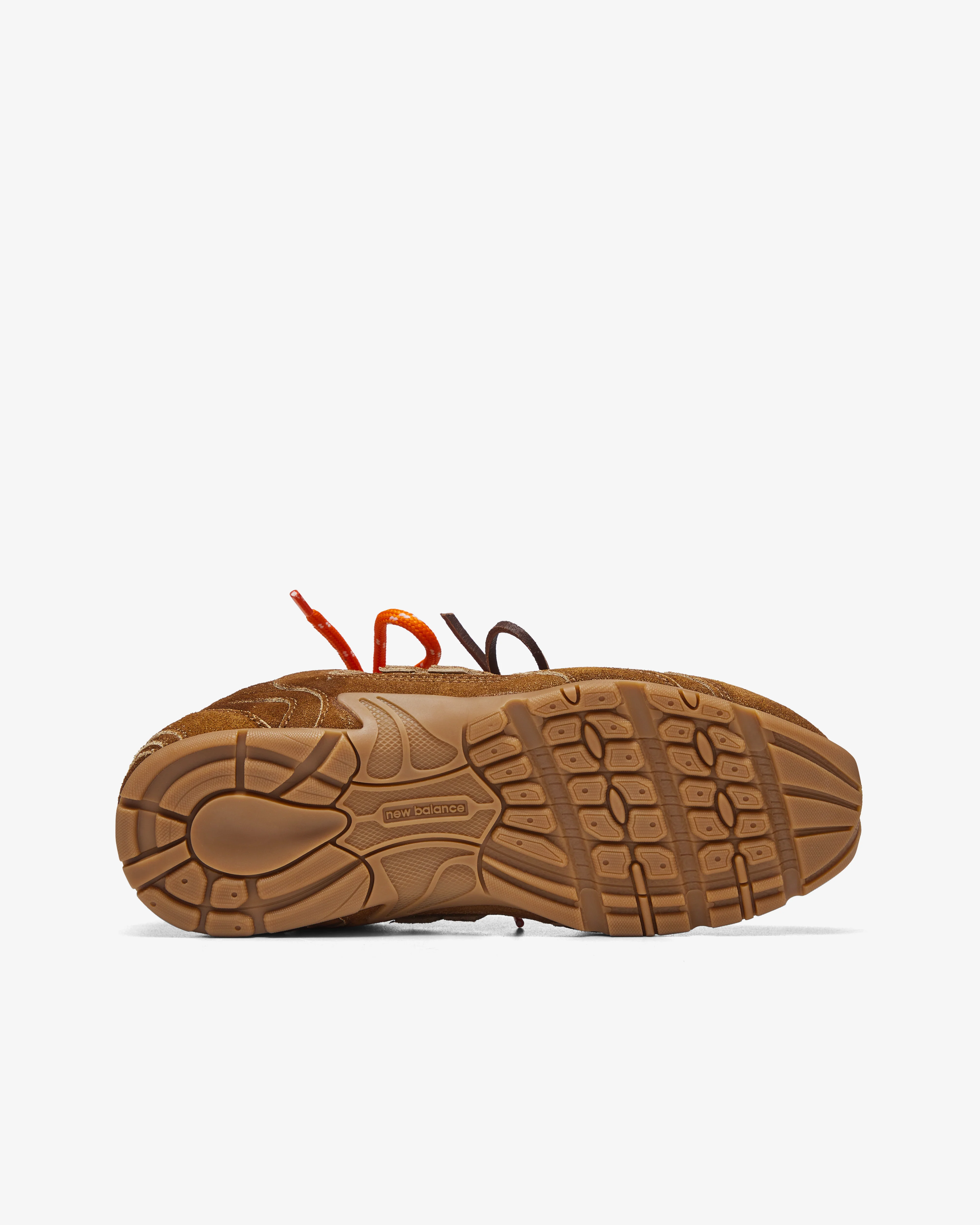 Miu Miu - Women’s New Balance 530 Sneaker - (Cinnamon)