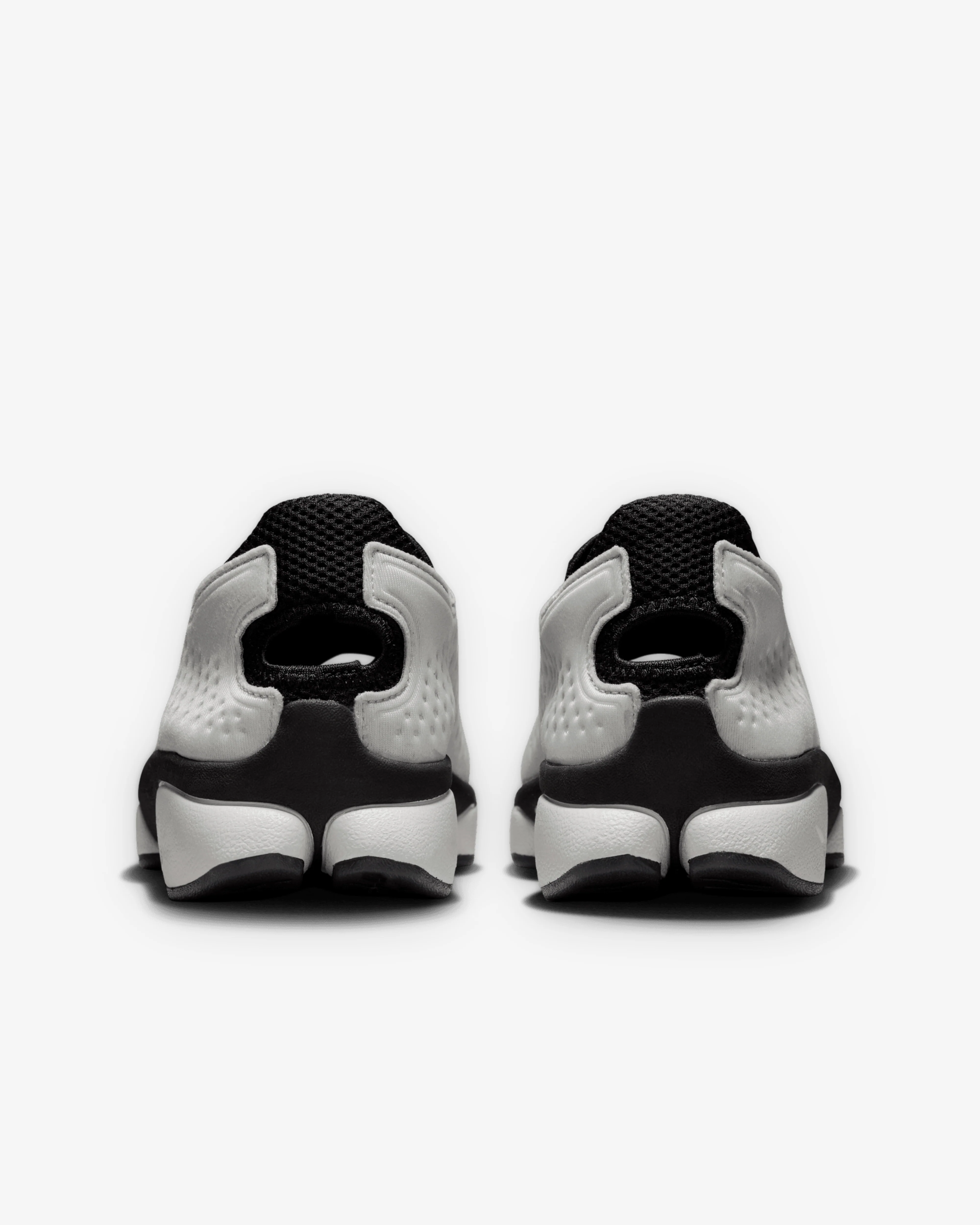 Nike - Rift 2 - (Metallic Silver)