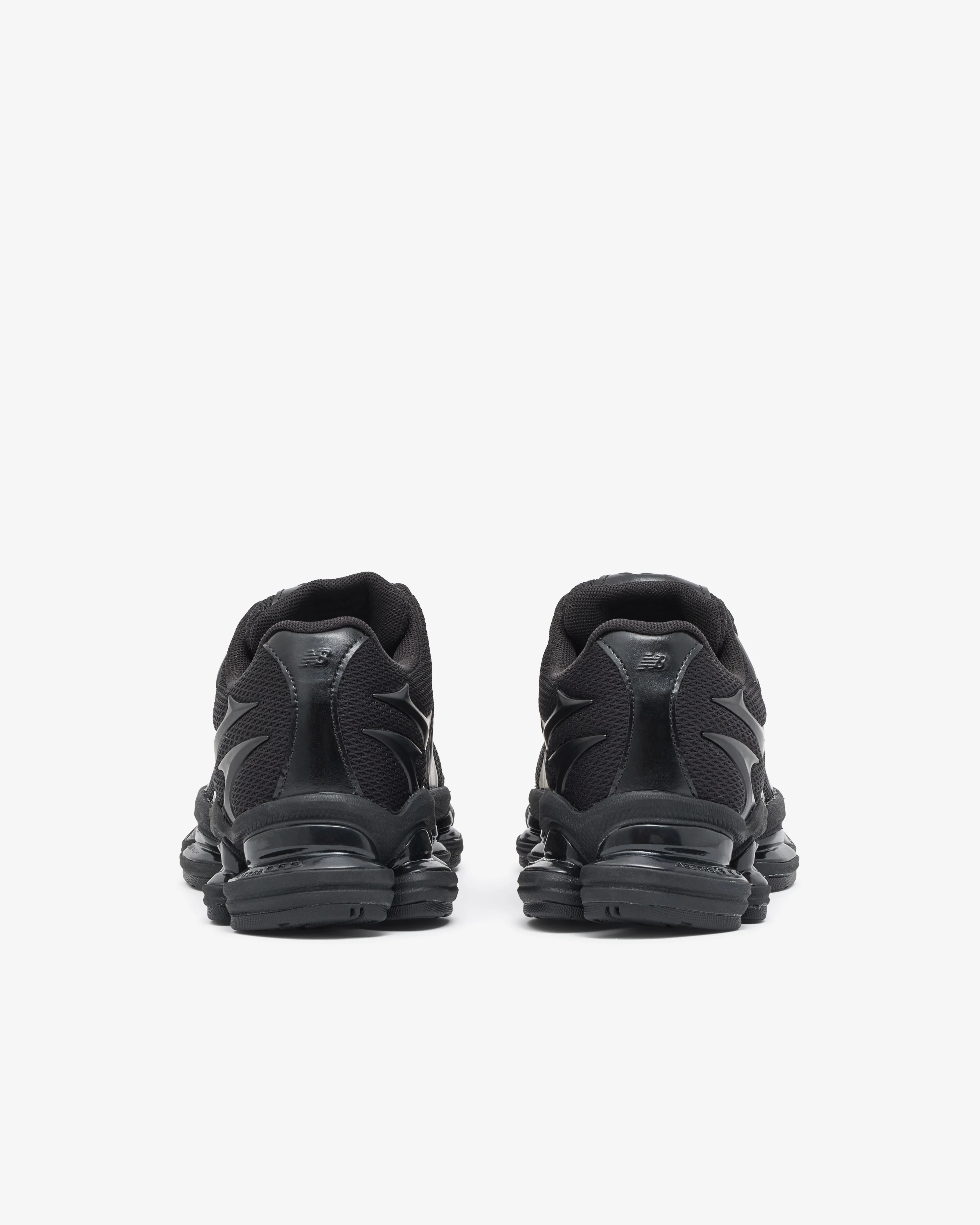 New Balance - Men's Abzorb 2000 Sneakers - (Black Metallic)