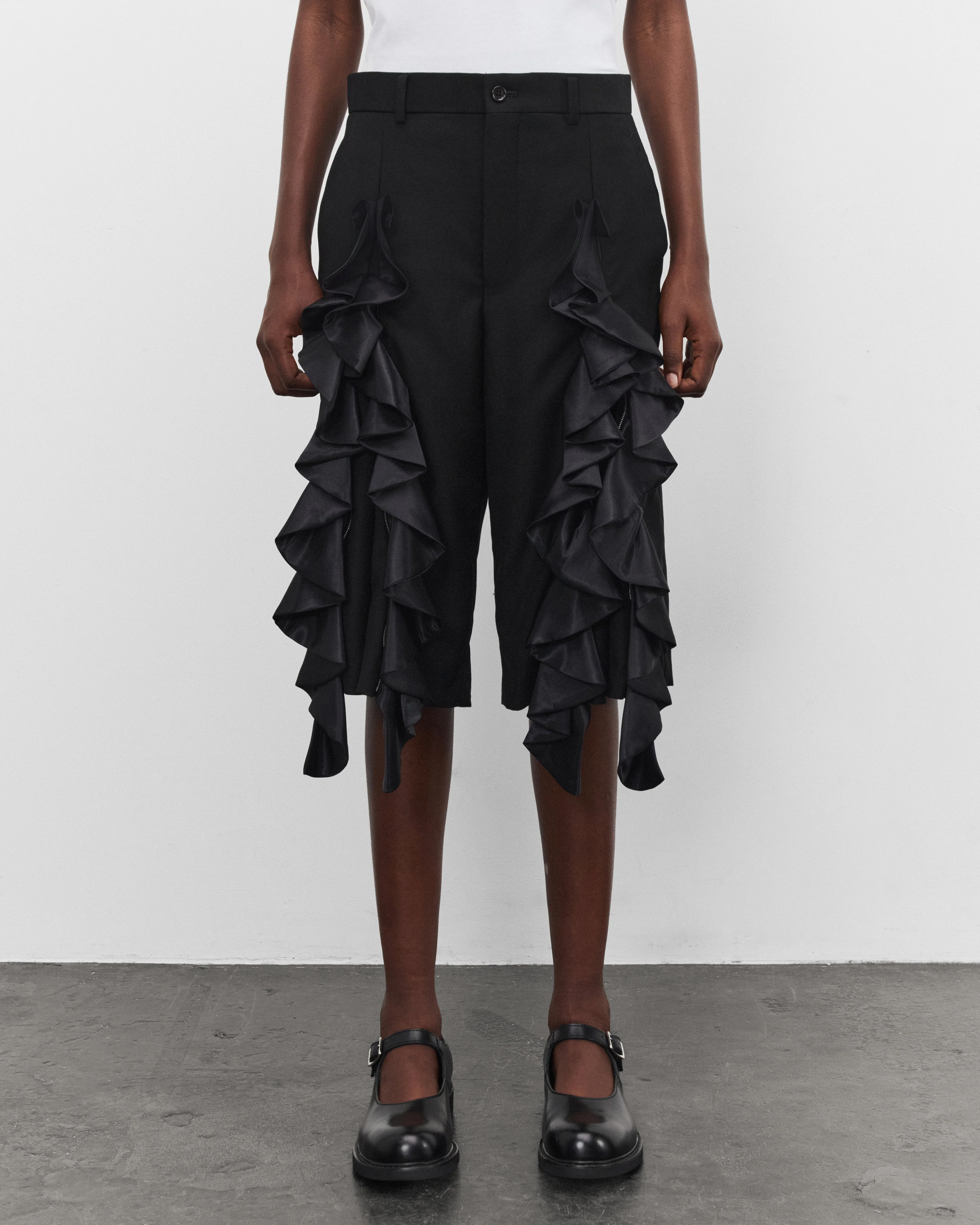 Noir Kei Ninomiya - Women's Cropped Zip Ruffle Trousers - (Black)