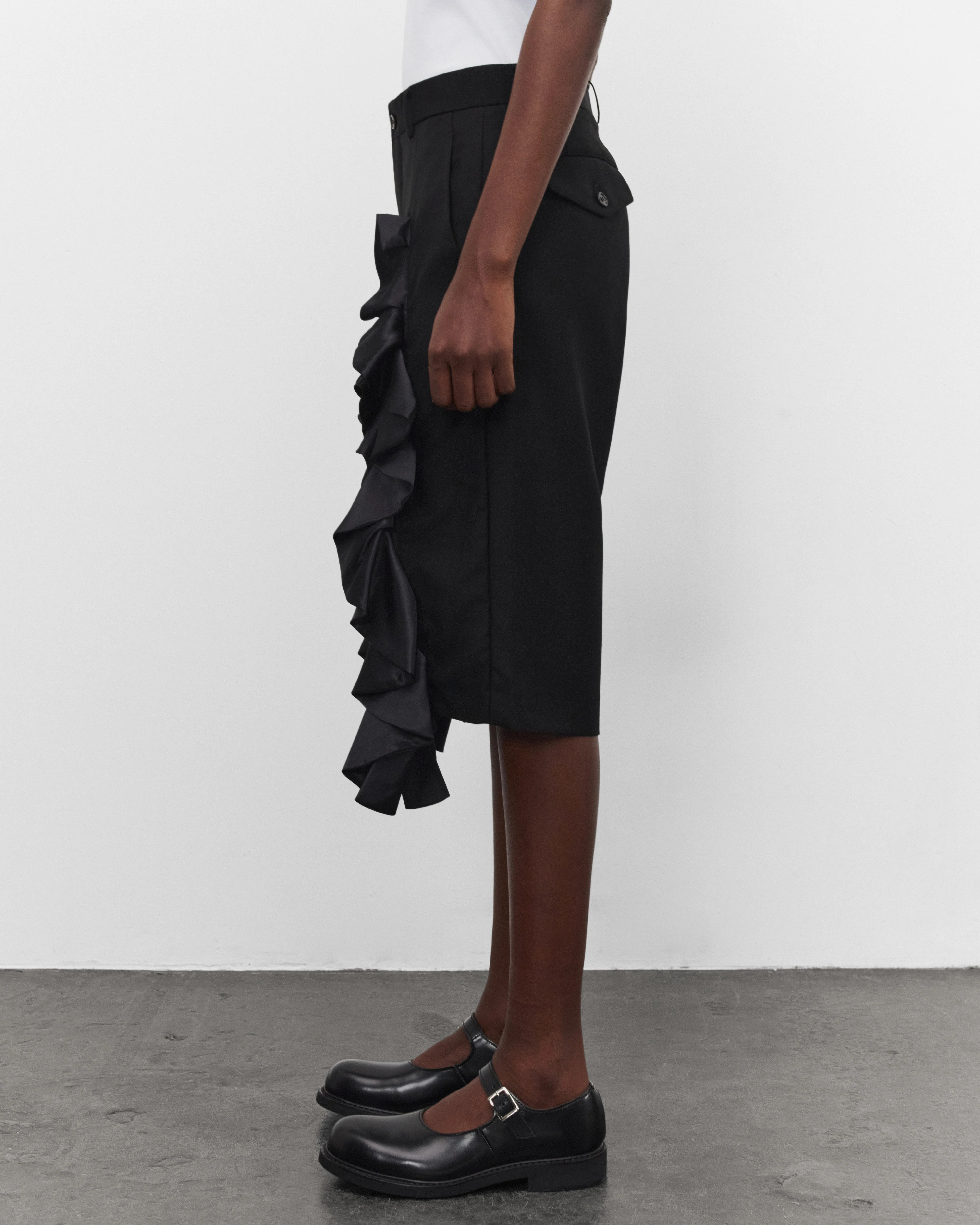Noir Kei Ninomiya - Women's Cropped Zip Ruffle Trousers - (Black)