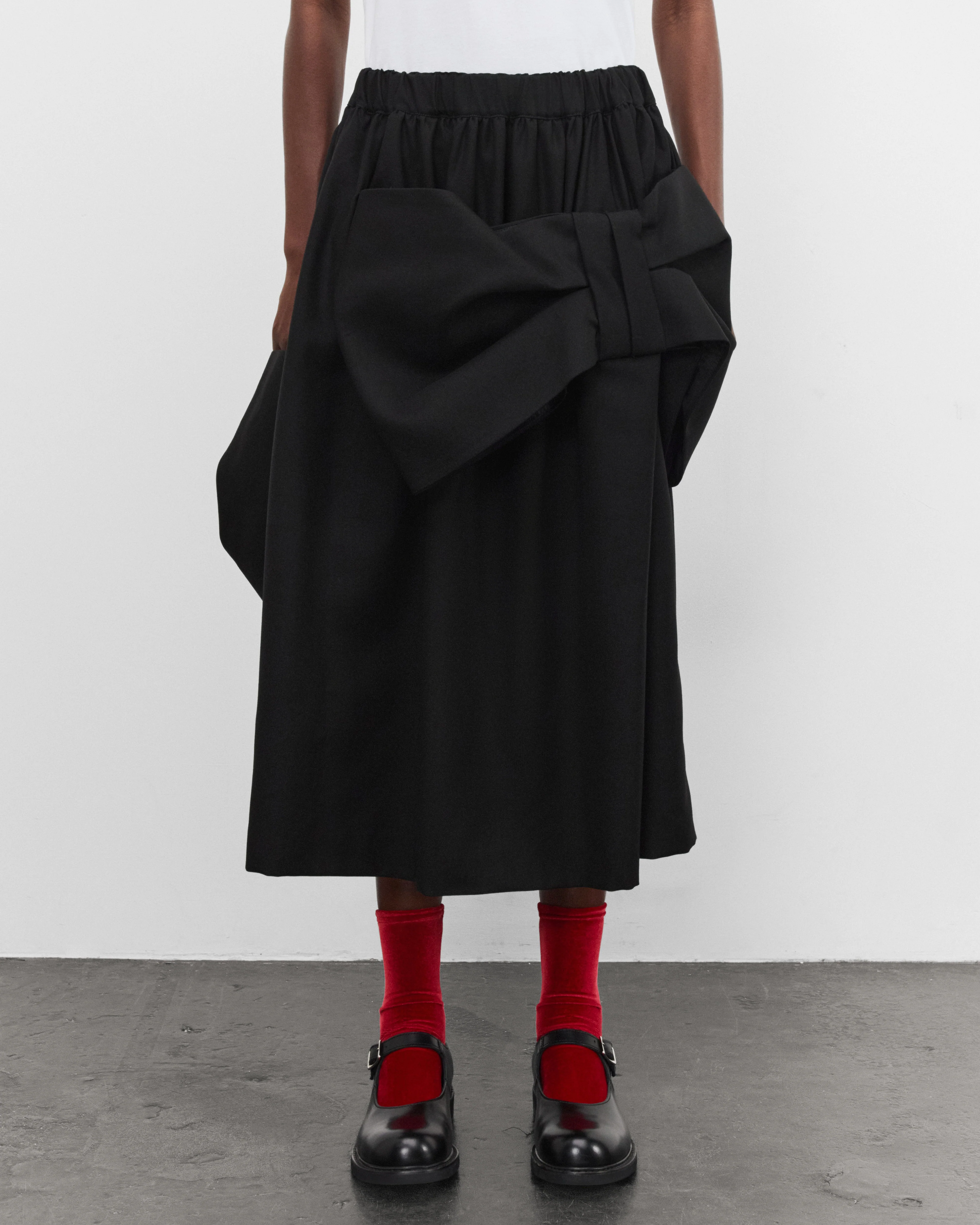 Noir Kei Ninomiya - Women's Oversized Bow Skirt - (Black)