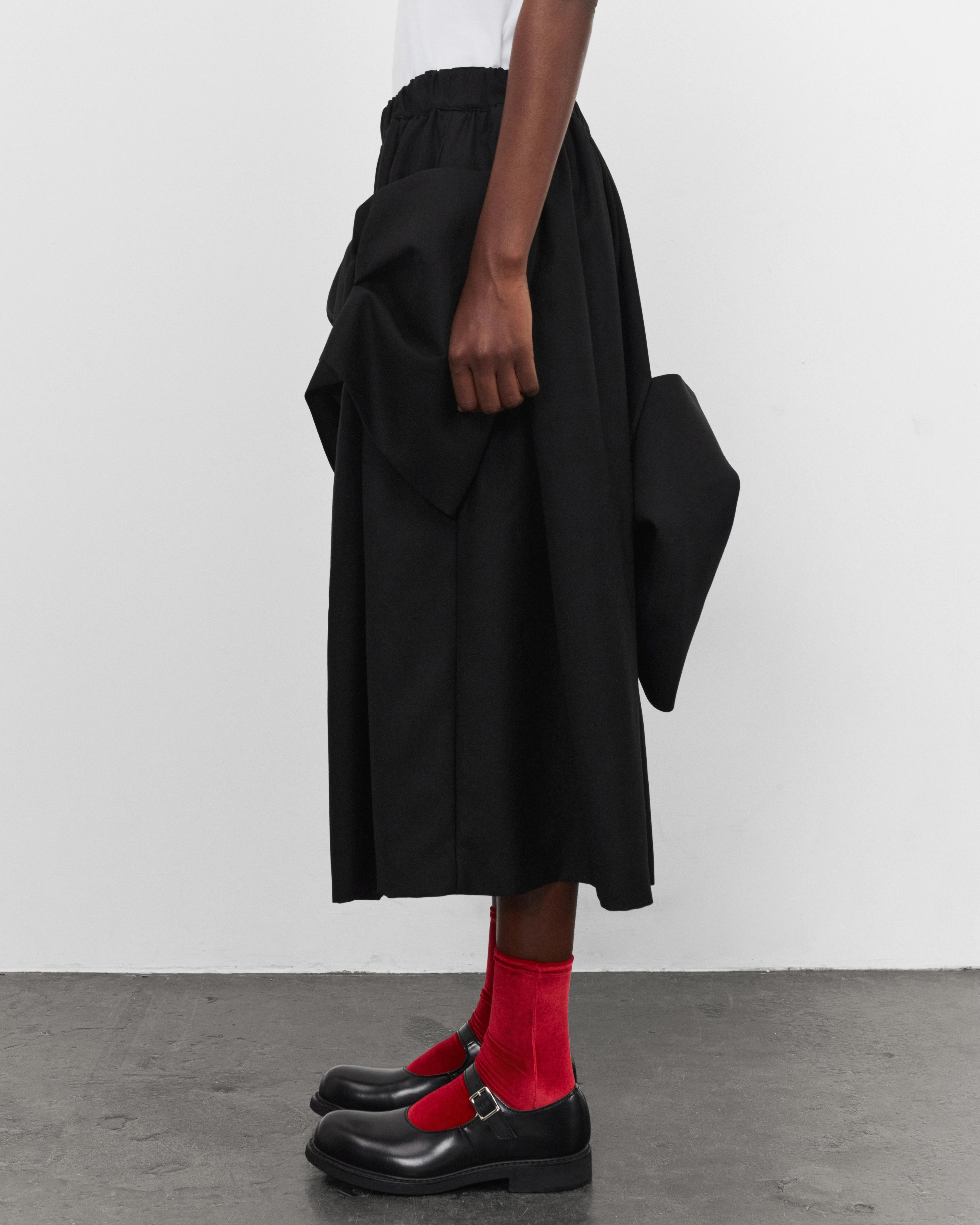 Noir Kei Ninomiya - Women's Oversized Bow Skirt - (Black)