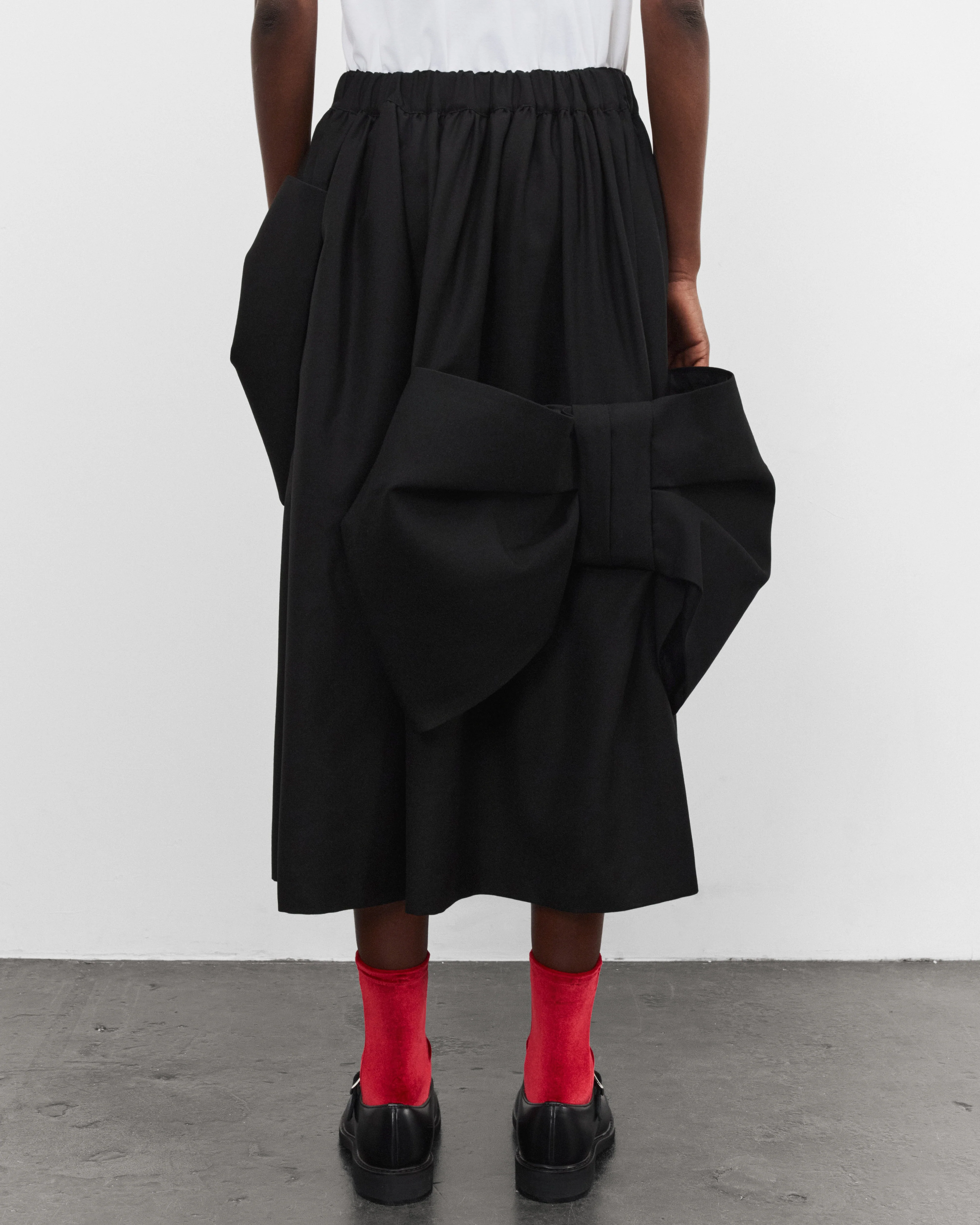 Noir Kei Ninomiya - Women's Oversized Bow Skirt - (Black)