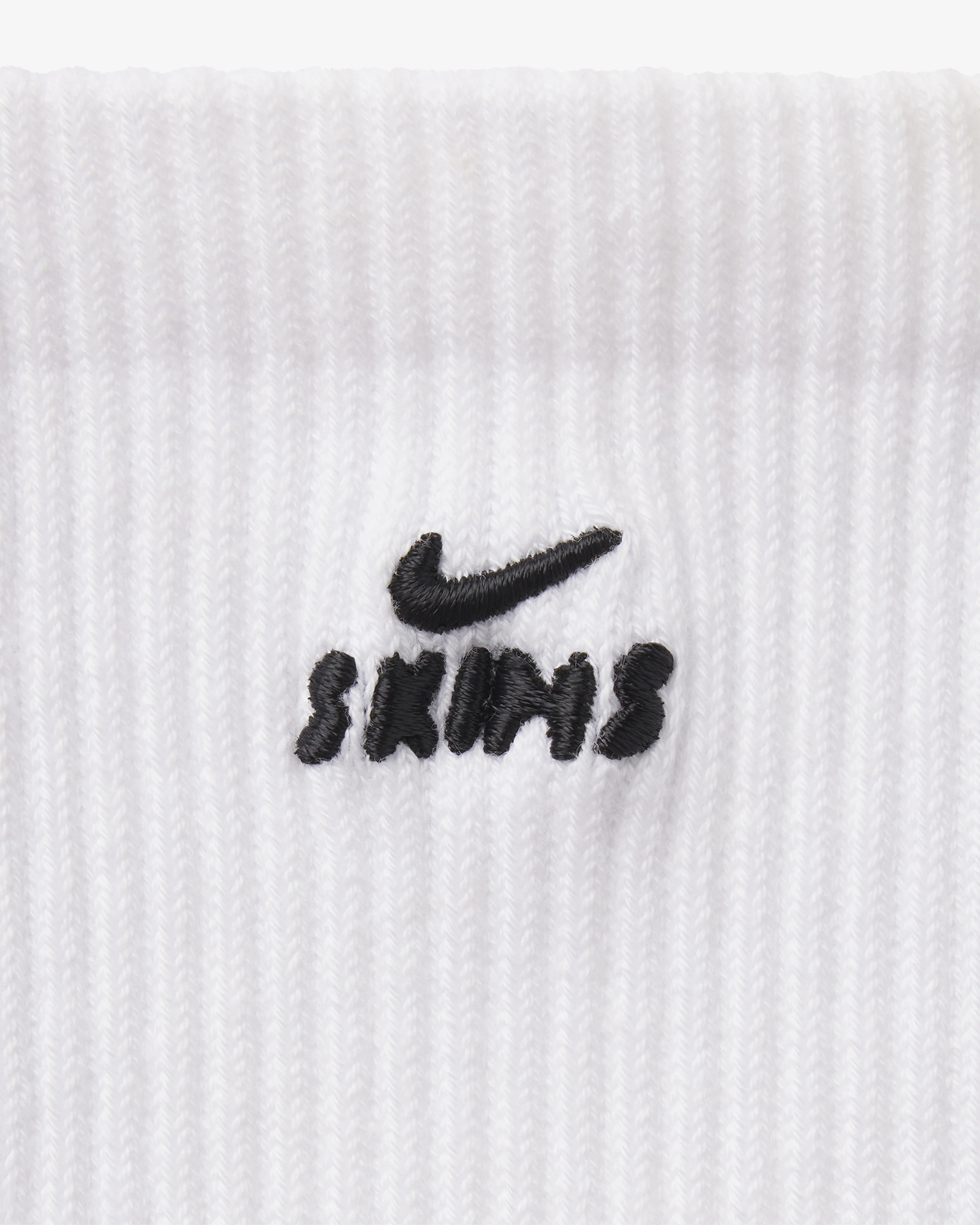 NikeSKIMS - Women's Dri-FIT Pilates Grip Crew Socks - (Snow)